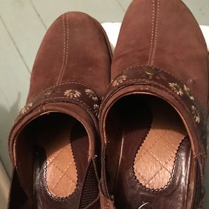 Ariat brown suede clogs